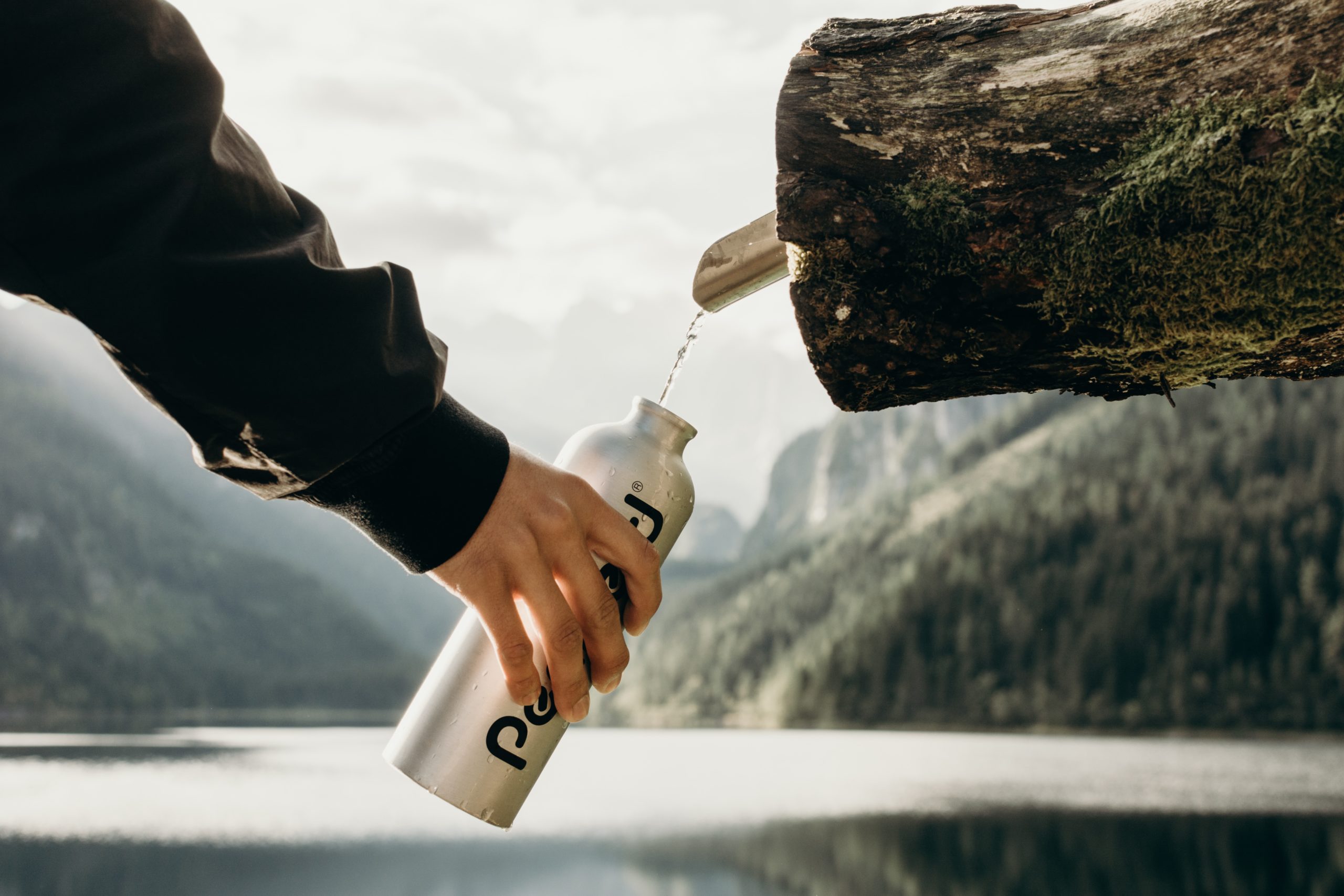 The Hidrate Spark Water Bottle Reminds You to Drink More H2O